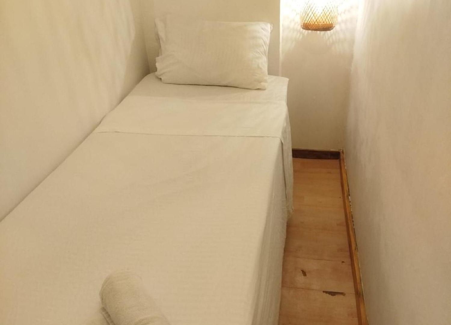 Pensión Hb9-b Bed In Mixed Capsule *